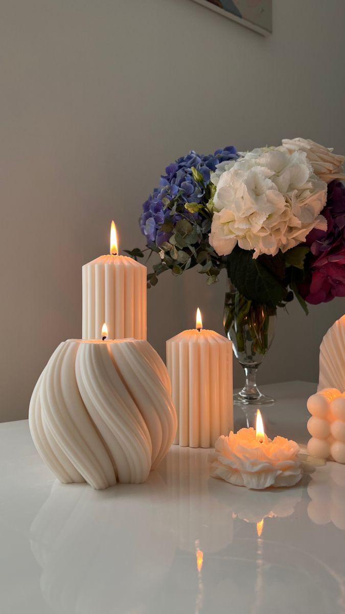 Dekoratif Mum 1 Adet Dalga model Mum+ 1 Adet çokgen mum 20 Cm +1 Adet çokgen 15 Cm Mum + 1 Adet Şakaik toplam 4 parça