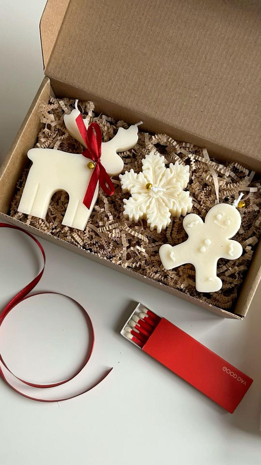 Dekoratif mum Geyik +Kardan Adam+Bisküvü adam toplam 3 parça