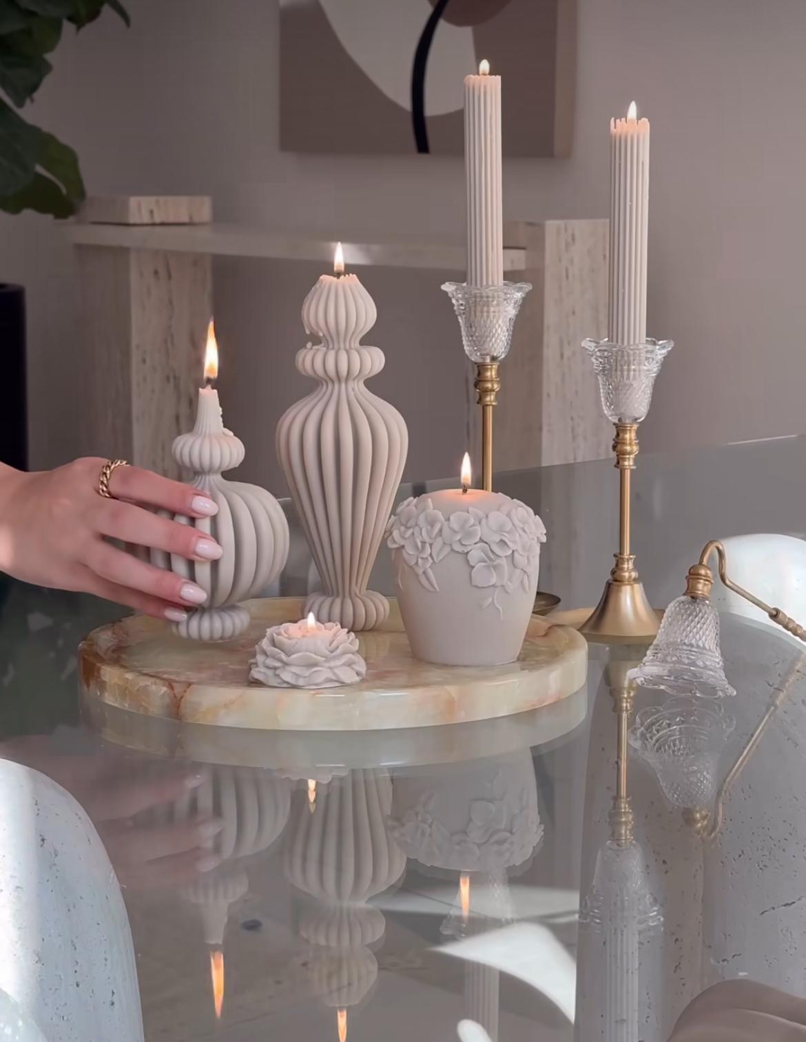 Marako model yuvarlak 1 Adet +Marako model Vazo 1 Adet +Buyuk gül 1 Adet +Şakaik gül 1 Adet +Şamdanlık mum 2 Adet toplam 6 parça