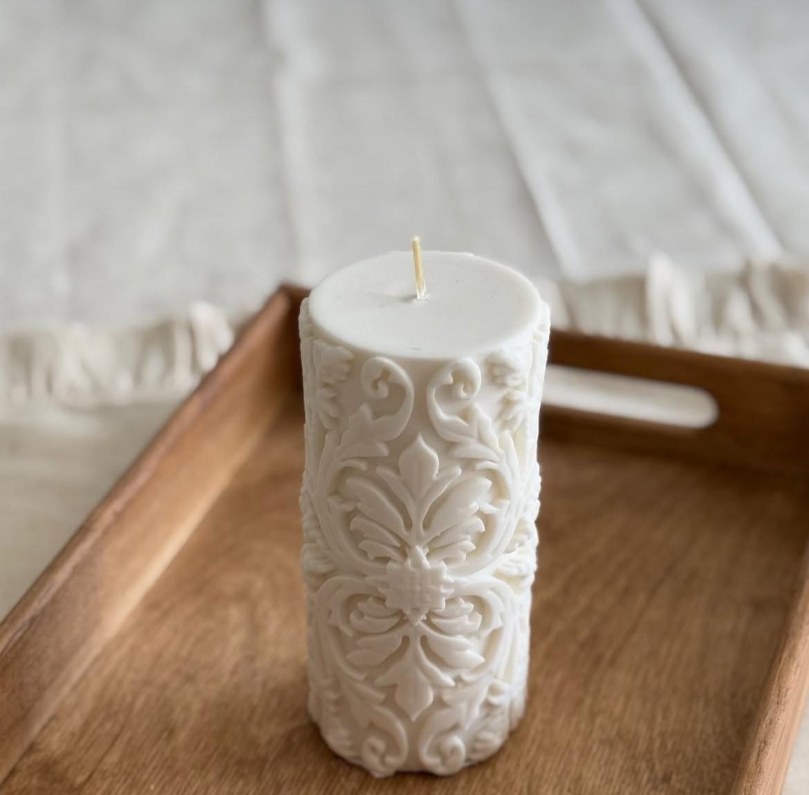 Dekoratif Lüks Beyaz Renk Çizimli Mum