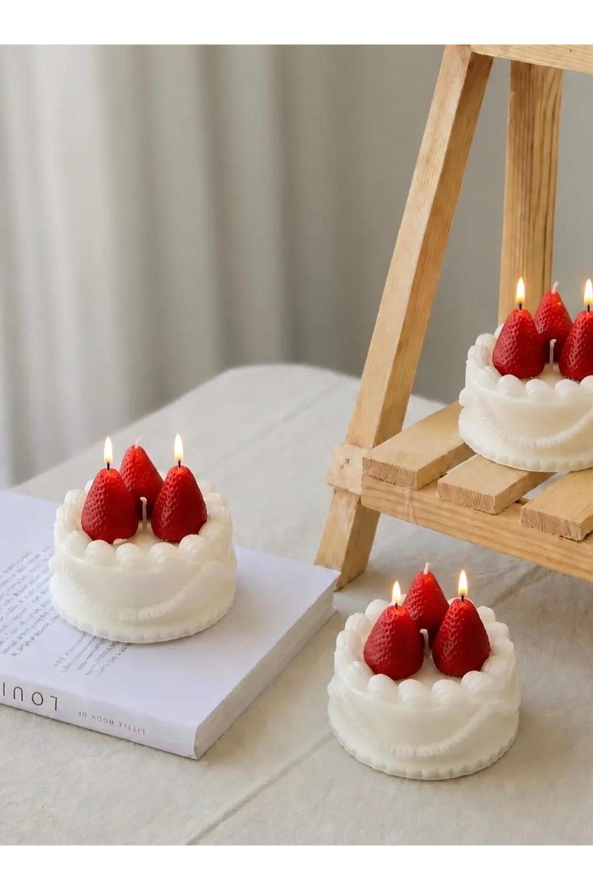 Dekoratif Mum Pasta Desenli ve Çilek Modelimiz – görsel 2