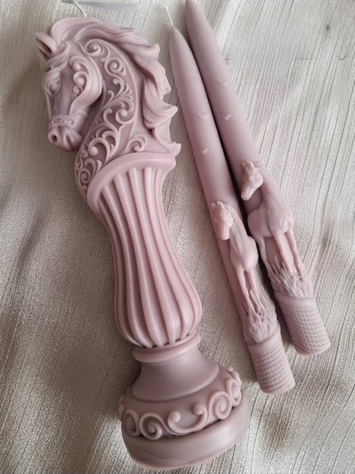 Dekoratif Mum Şamdanlık Mum At Desenli 2'li Koyu Pembe
