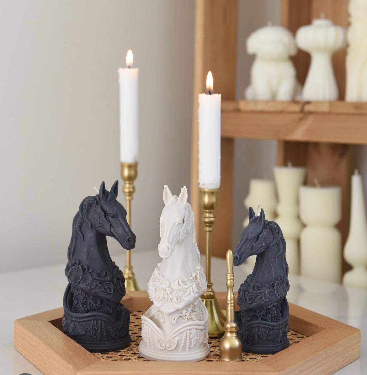 Dekoratif Mum Siyah At2 Adet +Beyaz At 1 Adet +Şamdanlık Mum Toplam 5 Parça