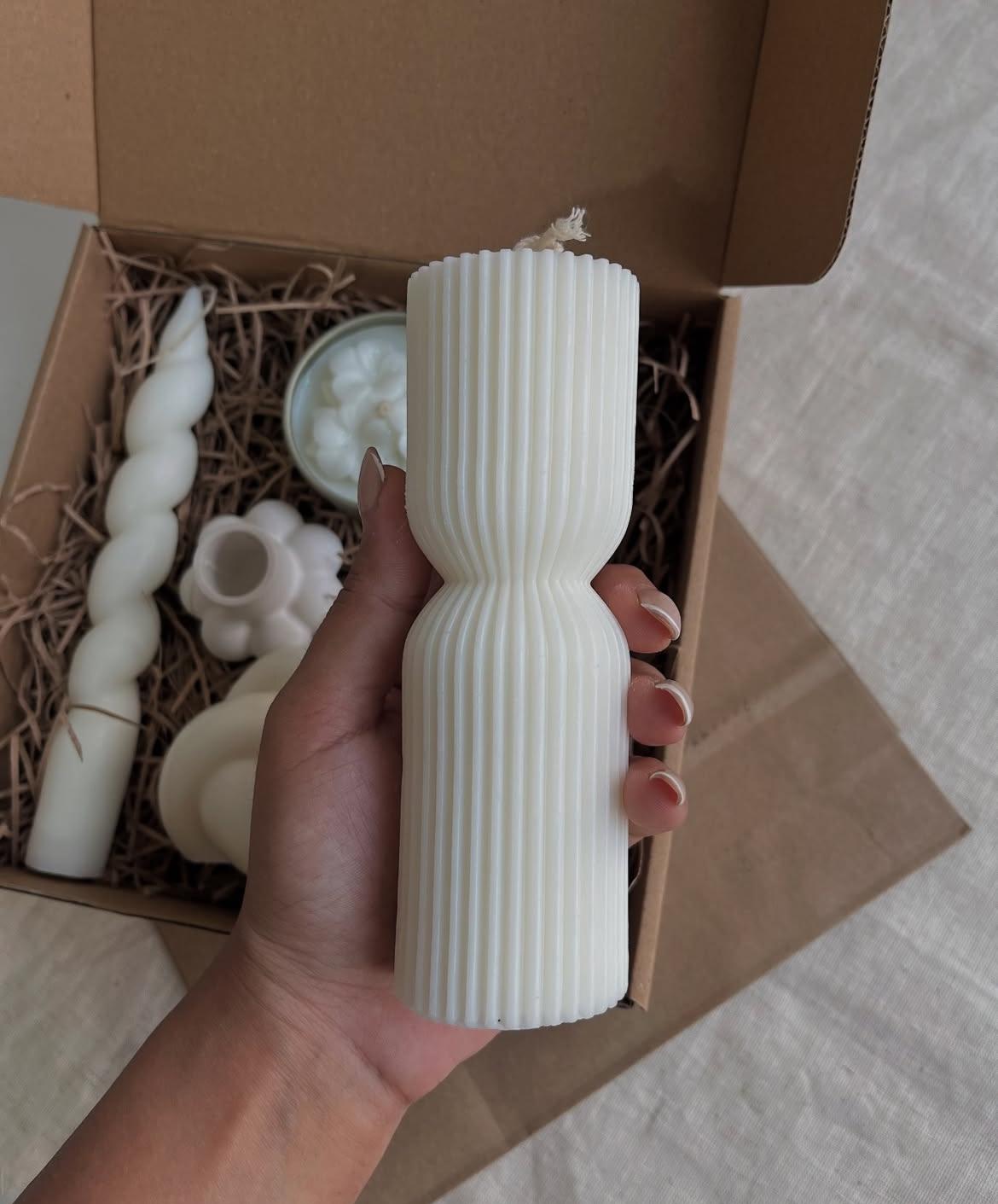 Dekoratif mum Duyüm model +Çokgen 20 CM +Burgu Şamsan Mum +Çiçek toplam 4 Parça