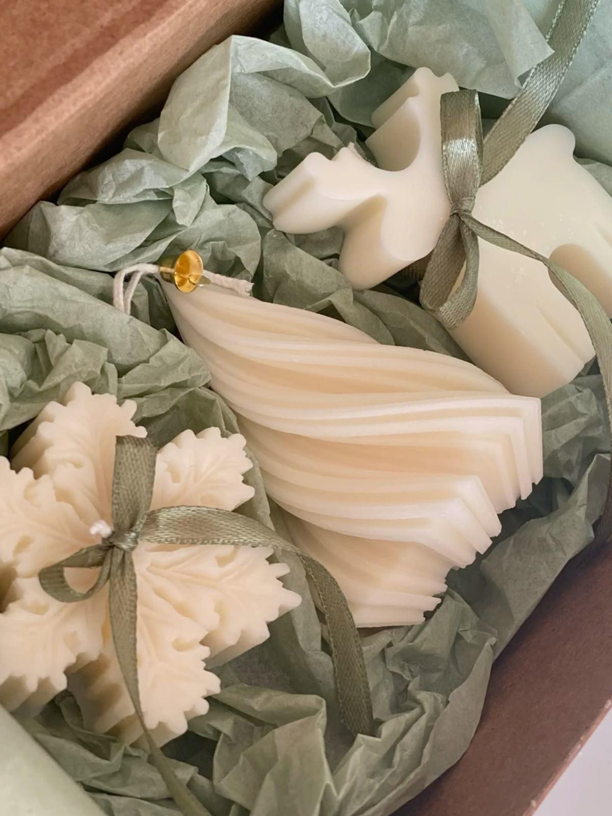 Dekoratif mum Kartanesi +Geyik +çam ağacı toplam 3 parça