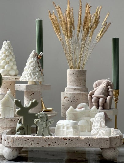 Dekoratif Mum Arabab+Noel Baba+Kardan Adam +Küçük Adam +Noel Baba+Geyik+Top Ağaç+Ev + +ÇamAğaç +çizgili şamdan Mum toplam 11 parça