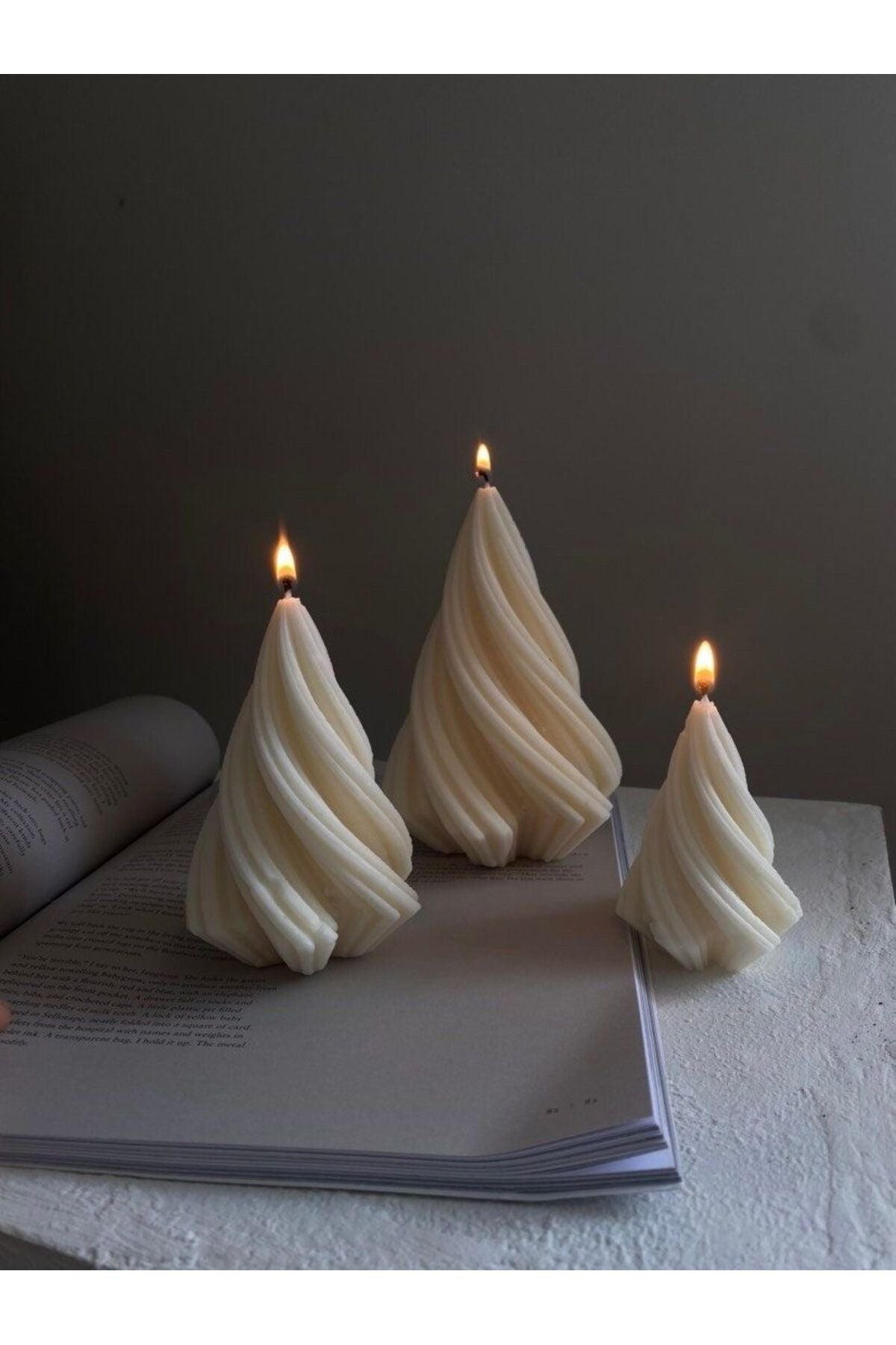 Çam Ağacı Yılbaşı Beyaz Dekoratif Mum %100 Soya Wax Kokulu – görsel 5