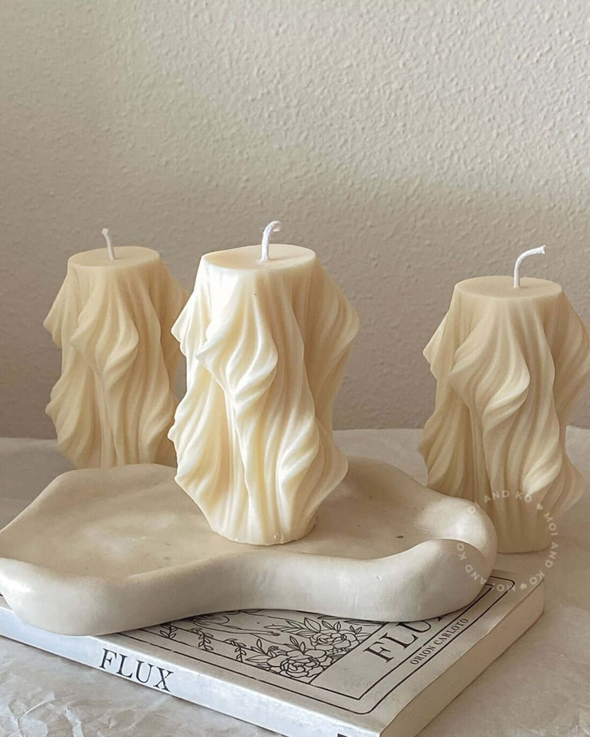 Dekoratif Dalga Mum Tekli 12x9 cm Kırık Beyaz