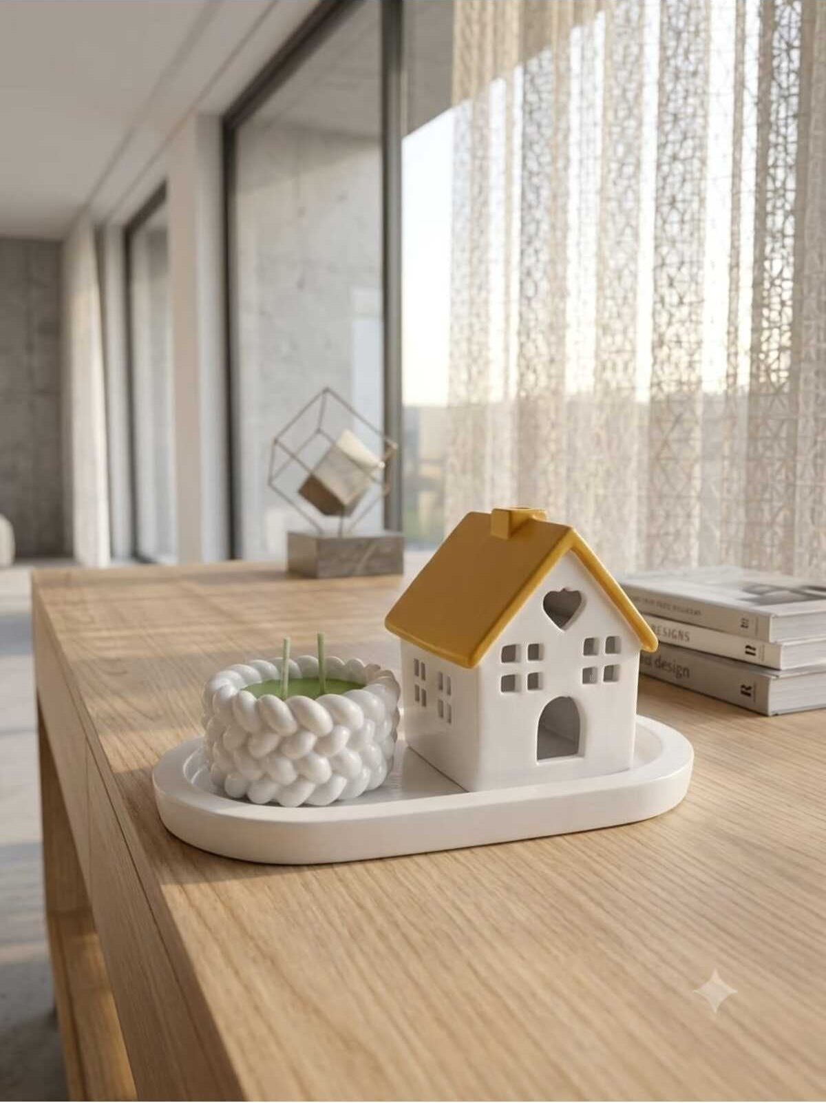 Dekoratif Mum Ev Desenli Tavan Açık Kahve ve Tepsi ve Şamdanlık İçinde Mum 3'lü Set
