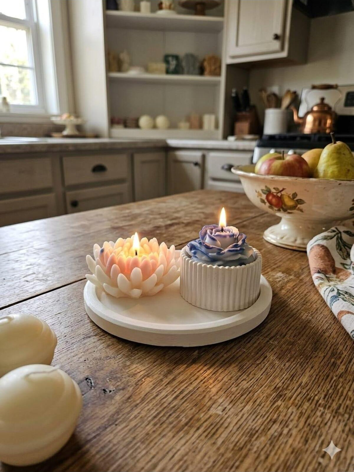 Dekoratif Mum Tepsideki Mum ve Çiçek 3'lü Set
