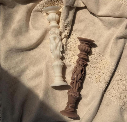 Dekoratif Mum Üçlü Melekler Üçlü Adamla Kırık Beyaz